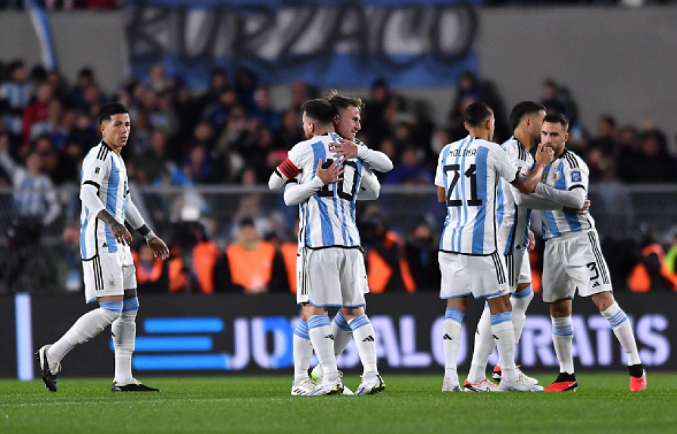 九游体育官网入口-清晨意大利杯焦点战，夏洛特黄蜂回应争议，目标明确，身体对抗强度拉满的简单介绍